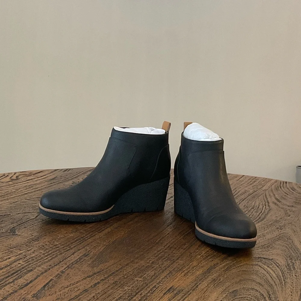 Elegant Black Ankle Booties